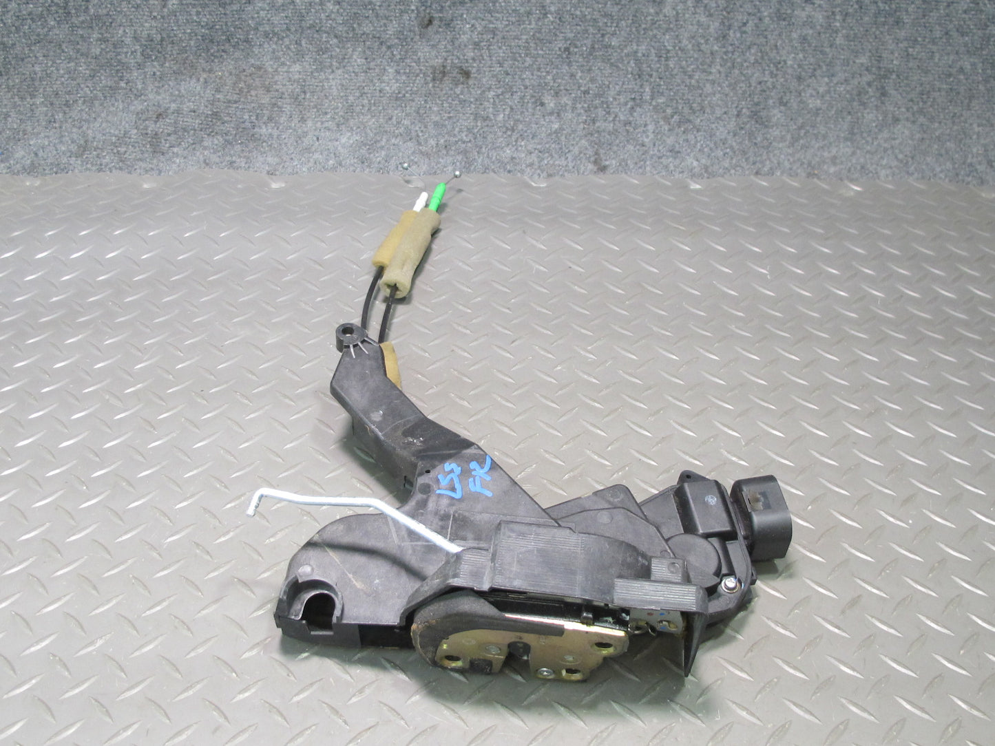 02-06 Lexus UCF30L LS430 Front Right Door Lock Latch Actuator NO Soft Close OEM