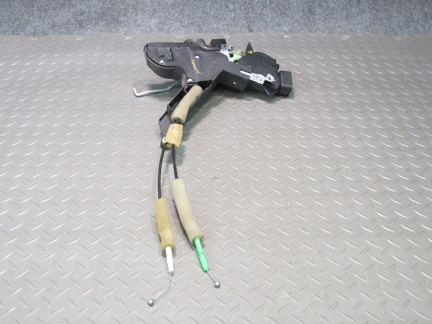 02-06 Lexus UCF30L LS430 Front Right Door Lock Latch Actuator NO Soft Close OEM