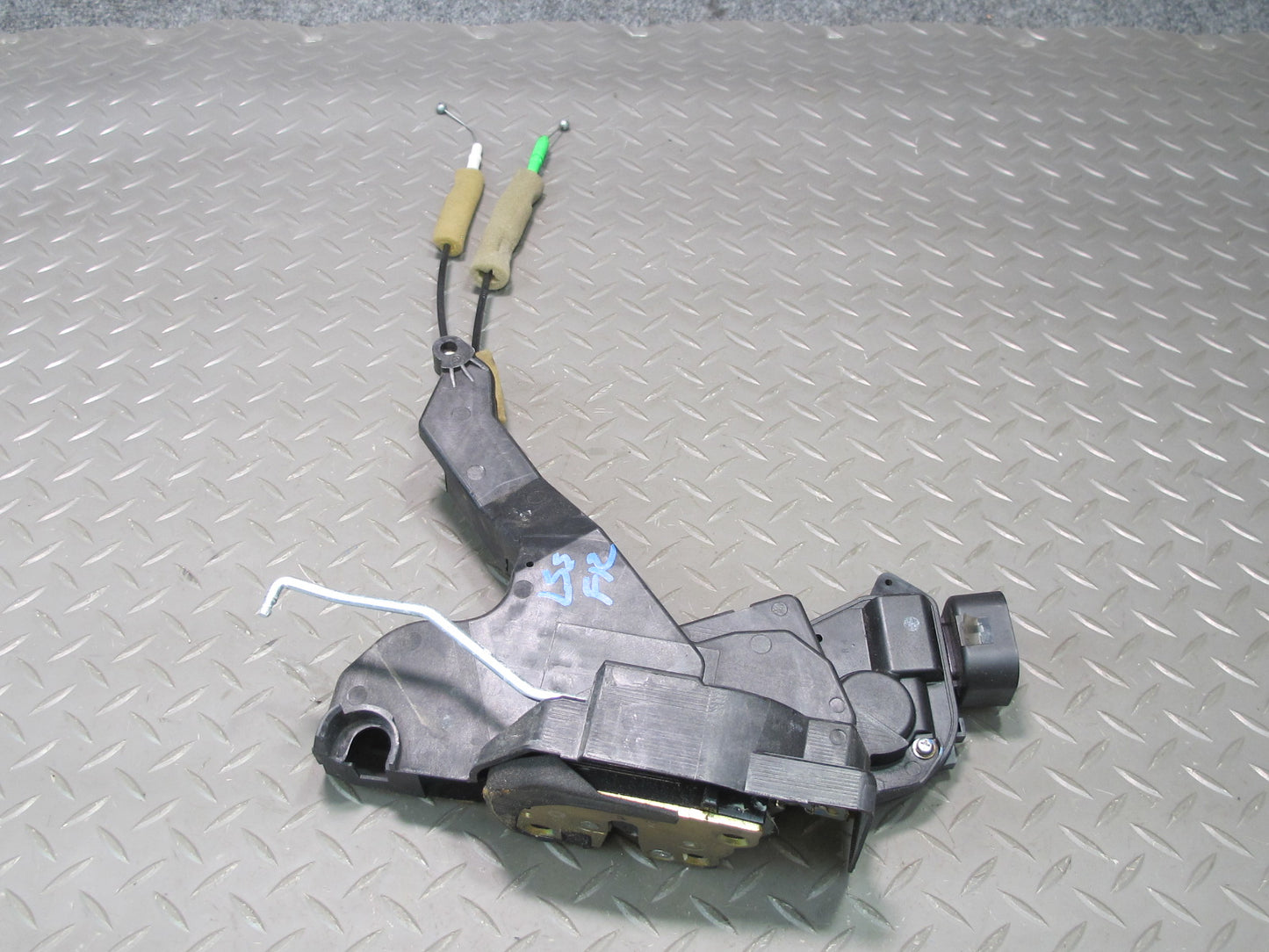 02-06 Lexus UCF30L LS430 Front Right Door Lock Latch Actuator NO Soft Close OEM