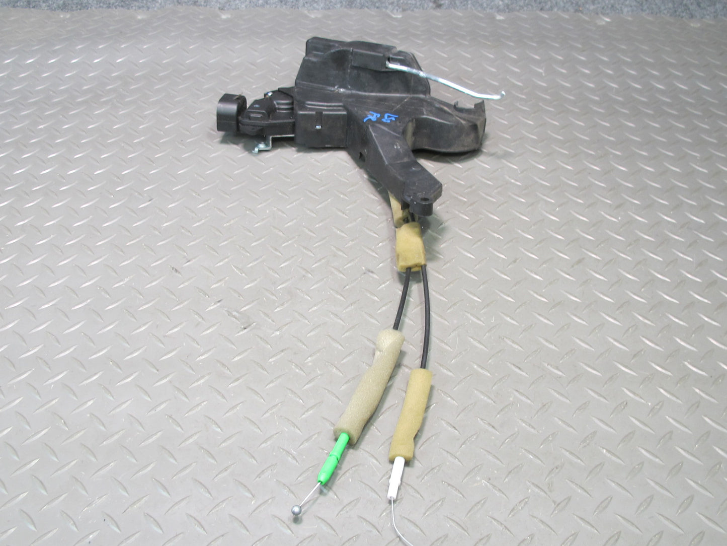 02-06 Lexus UCF30L LS430 Front Right Door Lock Latch Actuator NO Soft Close OEM