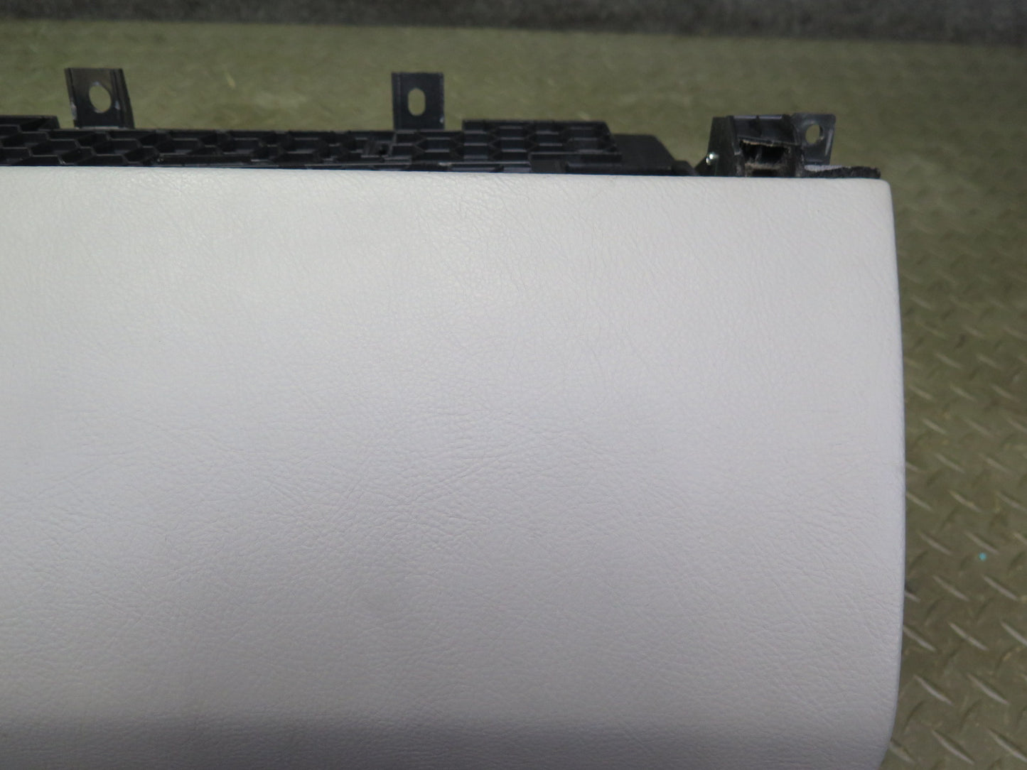 04-06 Lexus UCF30L LS430 Dash Upper Glove Box Compartment Storage Ash OEM
