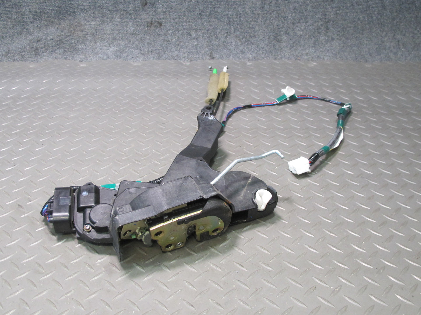 02-06 Lexus UCF30L LS430 Front Left Door Lock Latch Actuator NO Soft Close OEM
