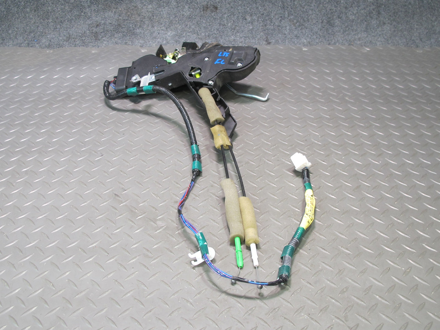 02-06 Lexus UCF30L LS430 Front Left Door Lock Latch Actuator NO Soft Close OEM