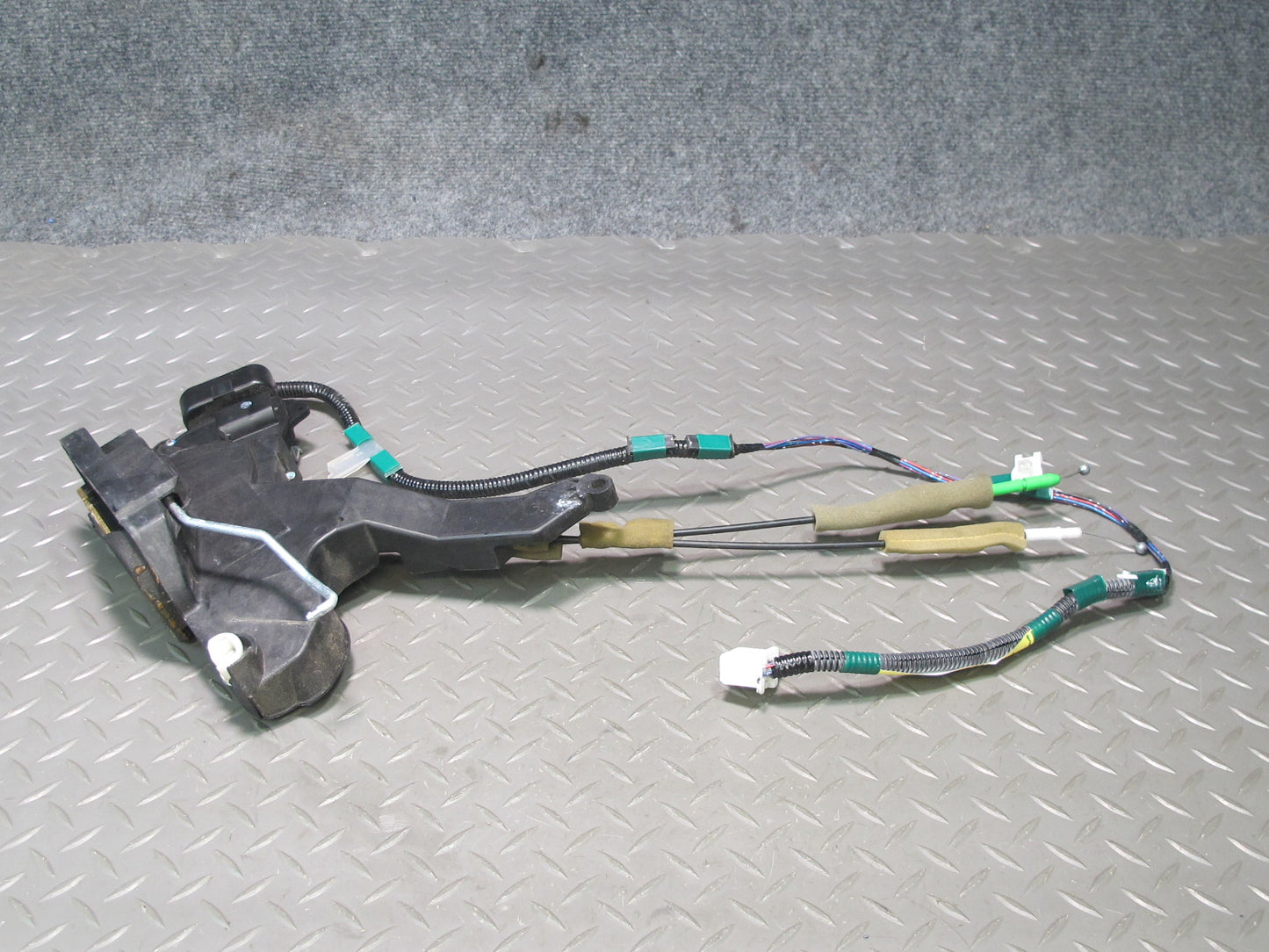 02-06 Lexus UCF30L LS430 Front Left Door Lock Latch Actuator NO Soft Close OEM