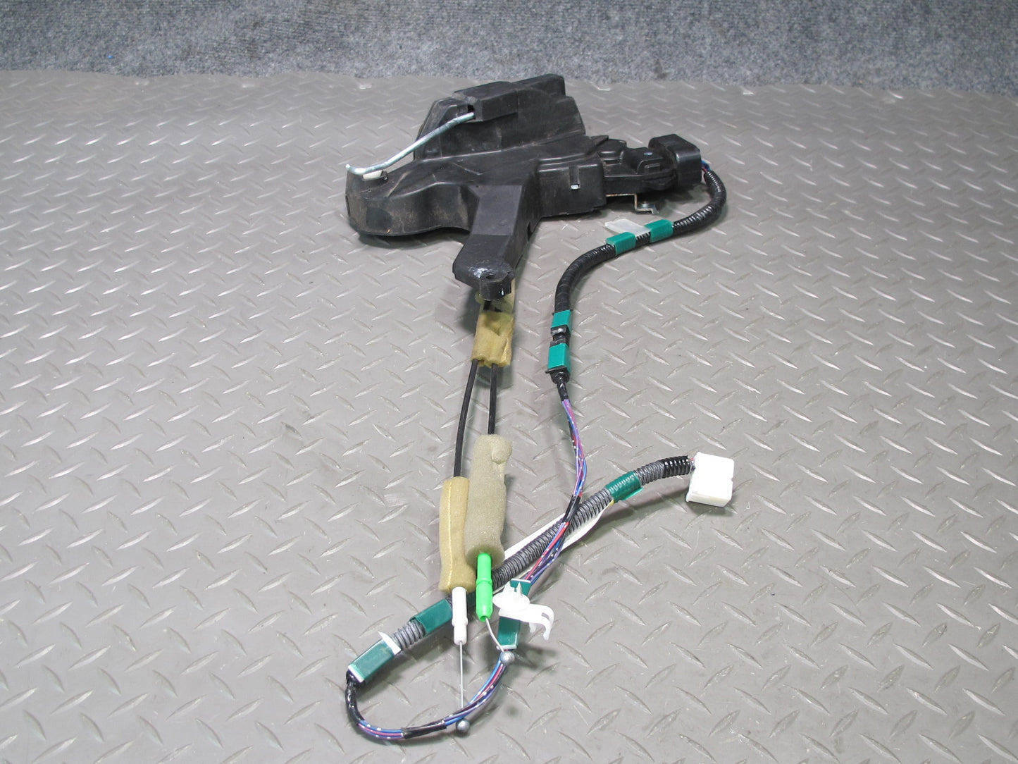 02-06 Lexus UCF30L LS430 Front Left Door Lock Latch Actuator NO Soft Close OEM