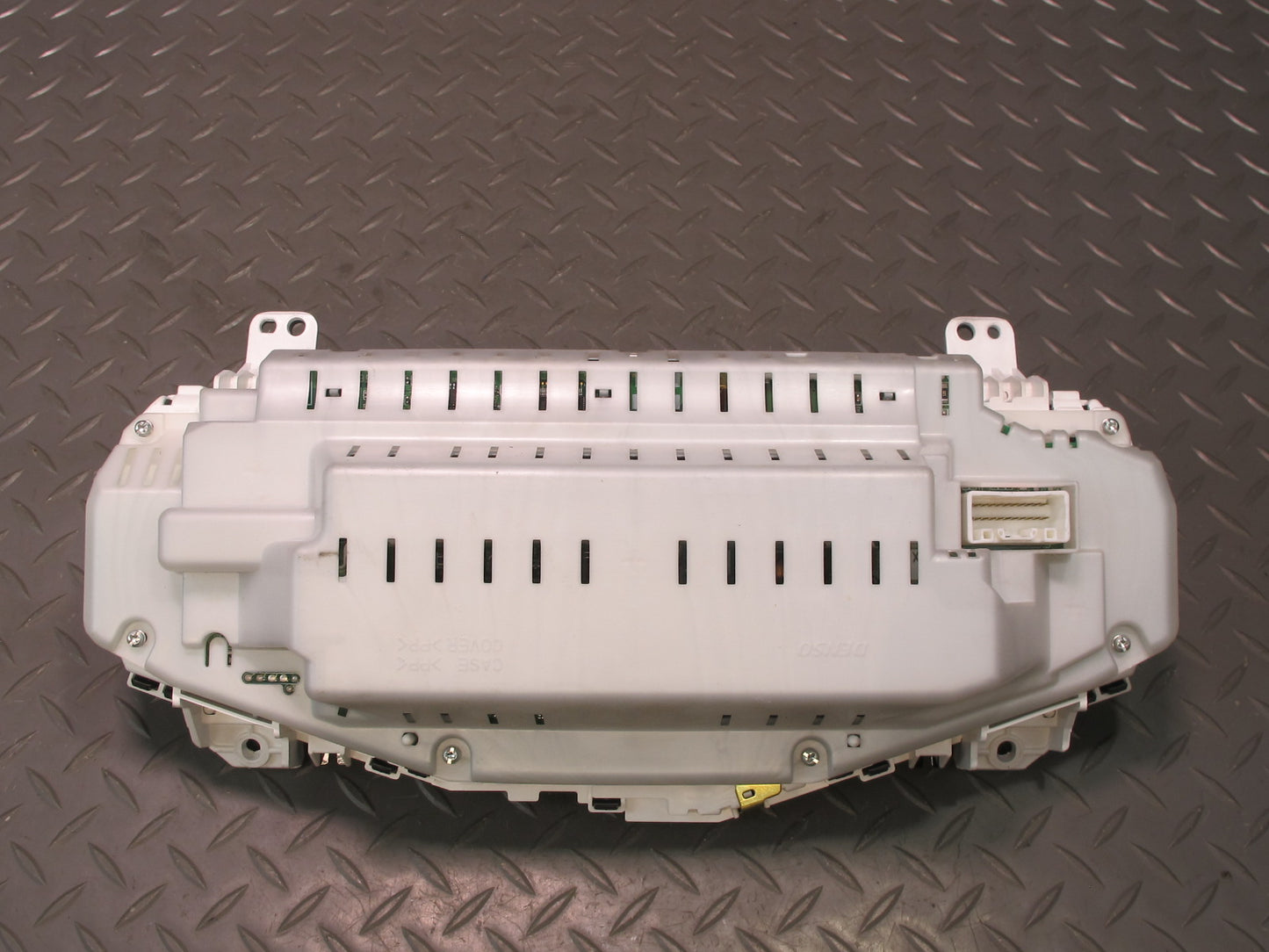 05-06 Lexus UCF30L LS430 Instrument Cluster Gauge Speedometer OEM