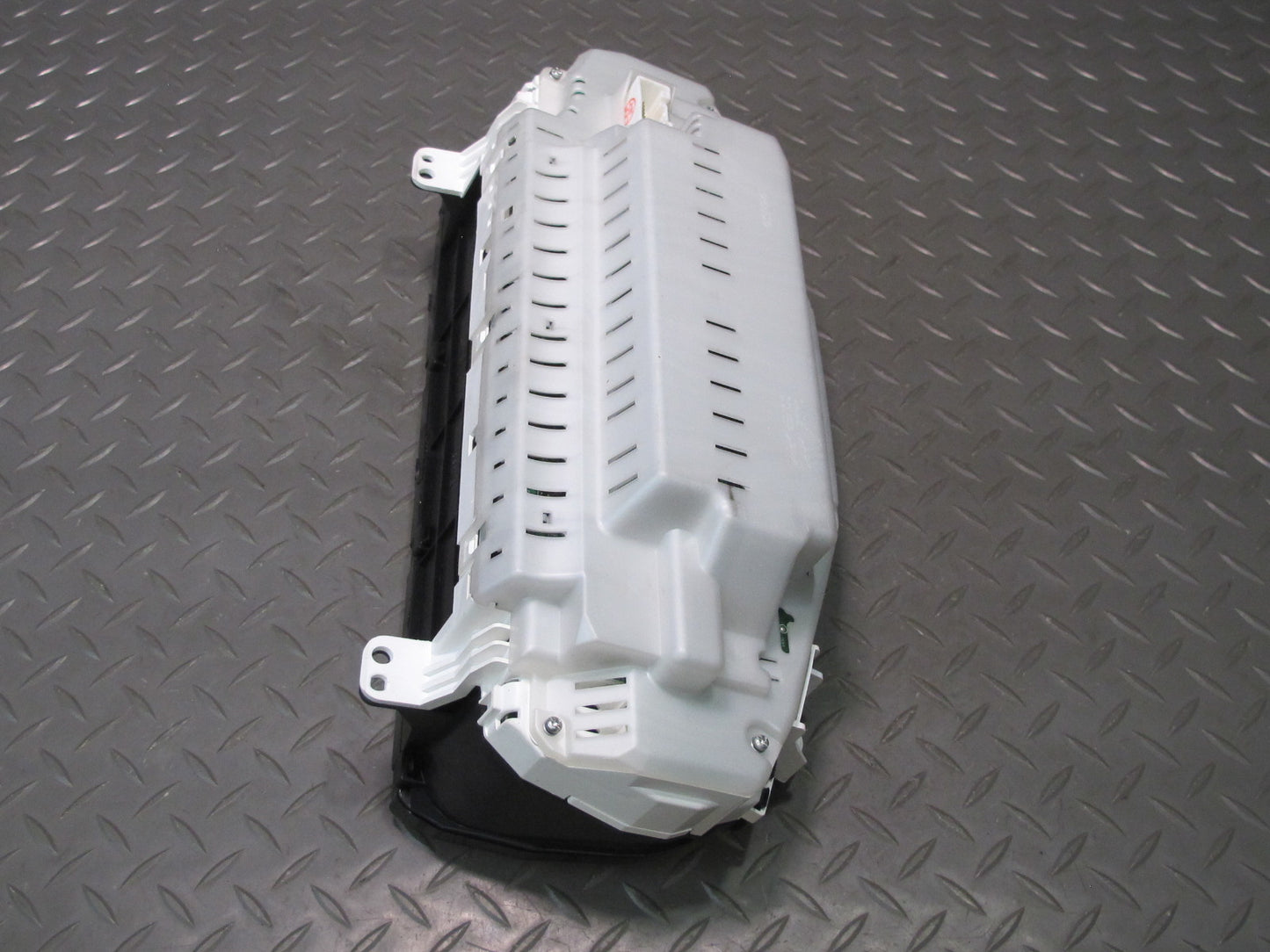 05-06 Lexus UCF30L LS430 Instrument Cluster Gauge Speedometer OEM