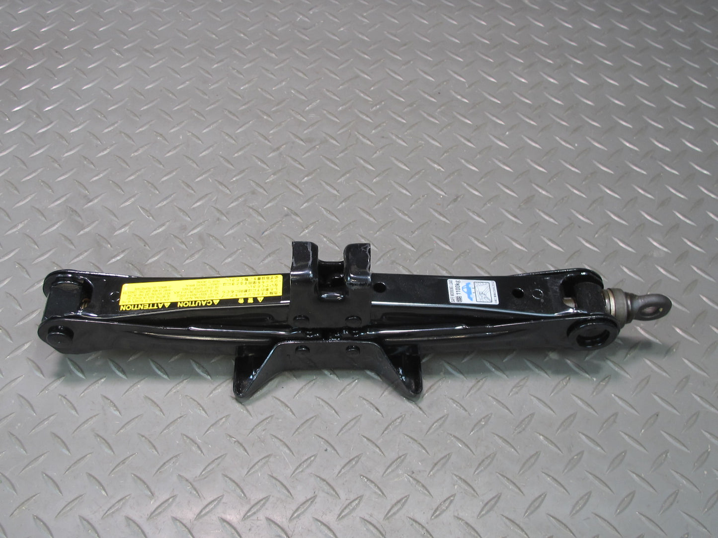 01-06 Lexus UCF30L LS430 Emergency Spare Tire Lift Jack w TOW Hook & Foam OEM