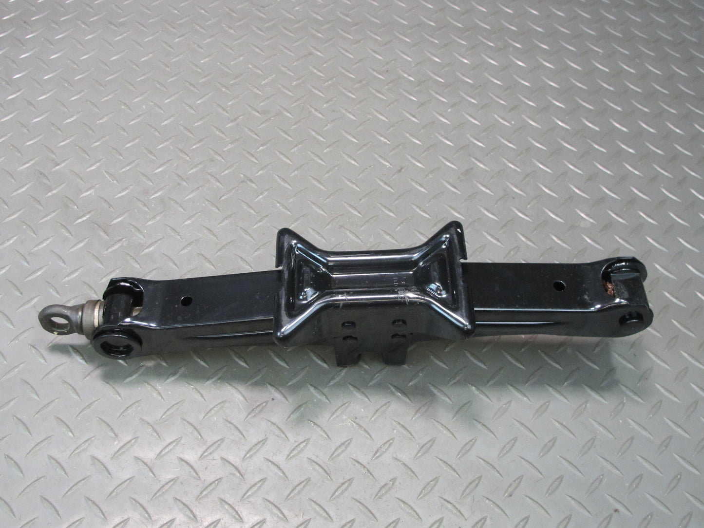 01-06 Lexus UCF30L LS430 Emergency Spare Tire Lift Jack w TOW Hook & Foam OEM