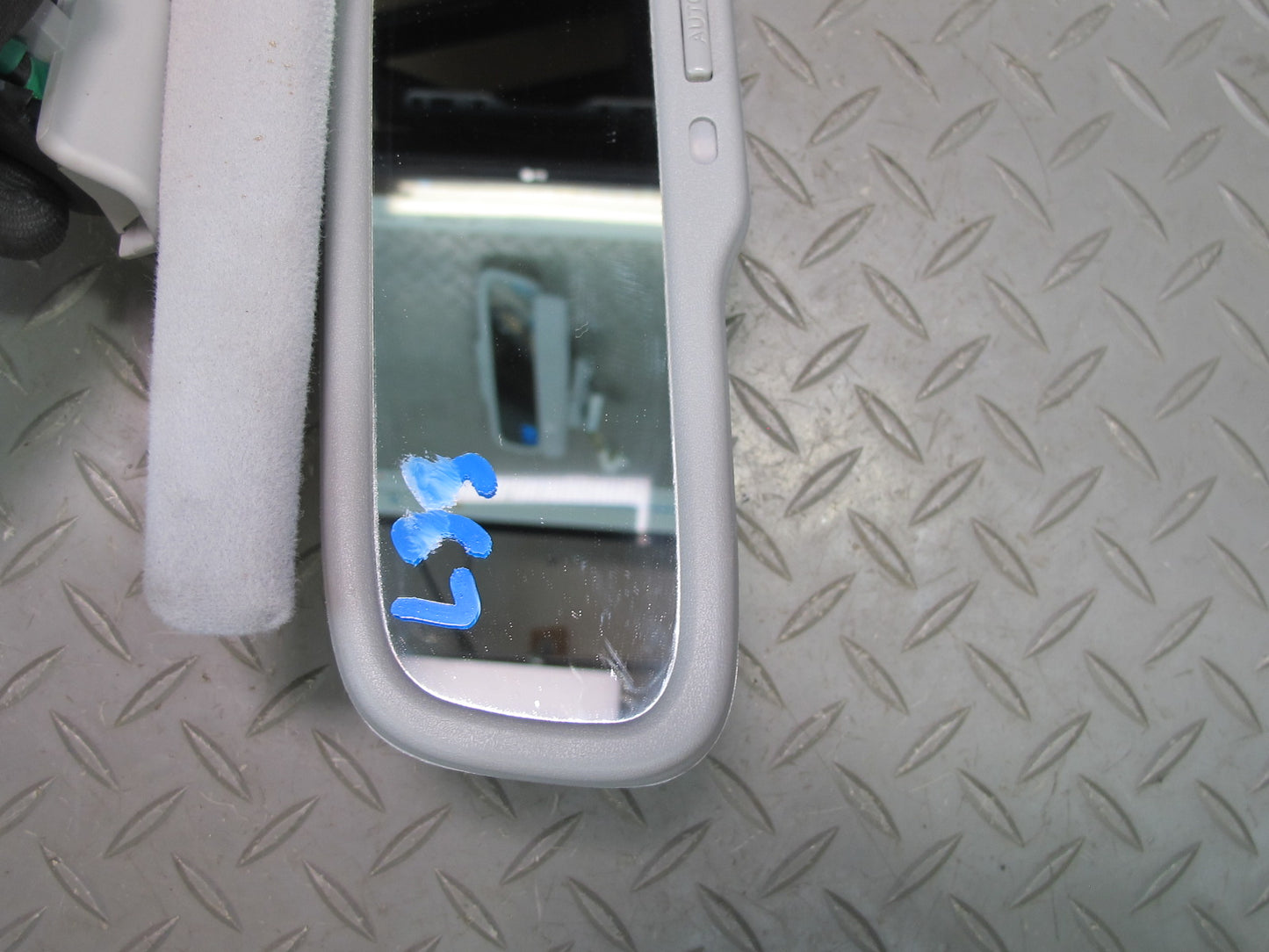 04-06 Lexus UCF30L LS430 Auto Dimming Interior Rear View Mirror w Sun Visor OEM