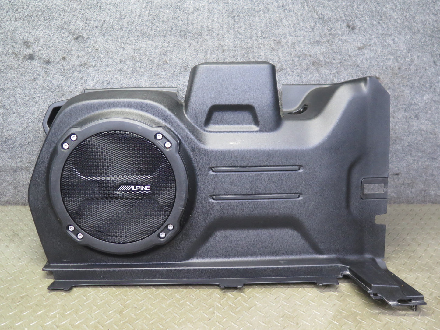 18-23 Jeep Wrangler JL Rear Door Trim Panel w Alpine Subwoofer 6LY67TX7AE OEM