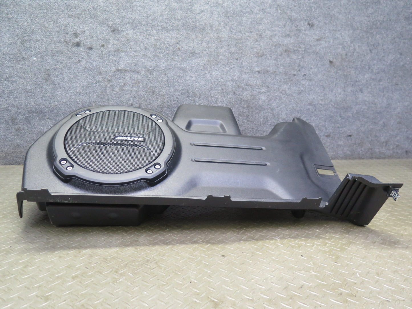 18-23 Jeep Wrangler JL Rear Door Trim Panel w Alpine Subwoofer 6LY67TX7AE OEM