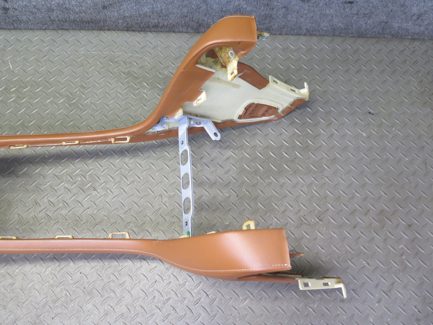 02-04 Lexus SC430 Front Center Console Trim Cover Panel w Compartment Saddle OEM