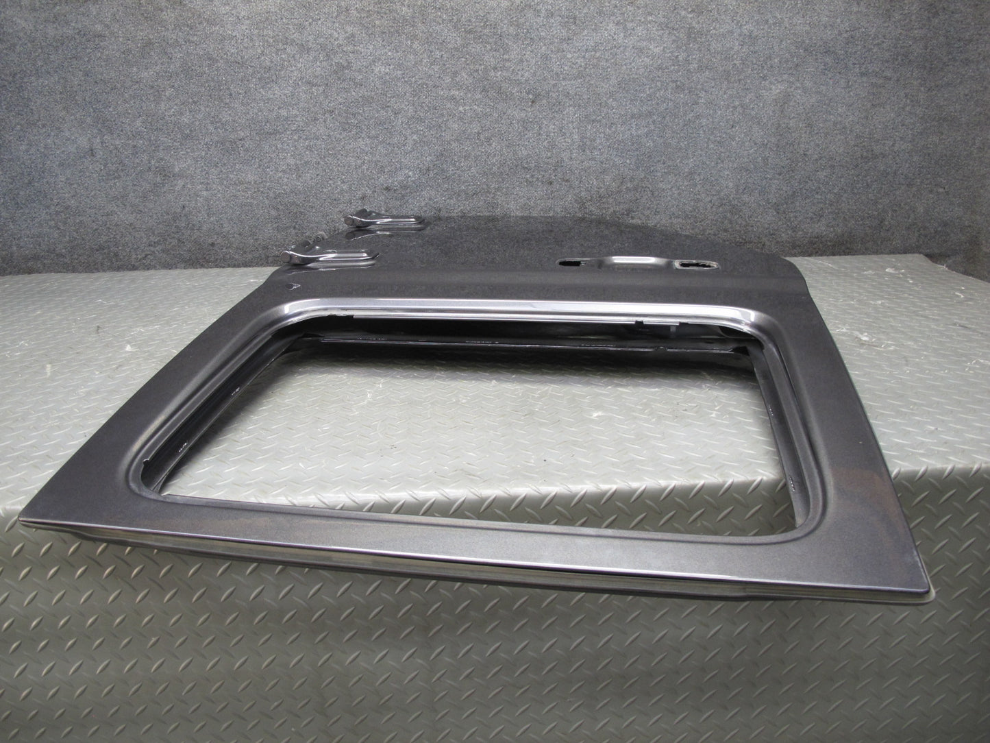 18-26 Jeep Wrangler JL 4-DOOR Rear Right Door Shell Panel Granite Metallic OEM