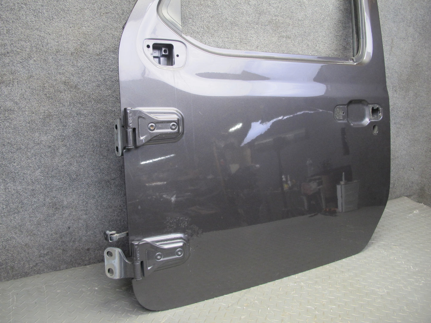 18-26 Jeep Wrangler JL 4-DOOR Front Left Door Shell Panel Granite Metallic OEM