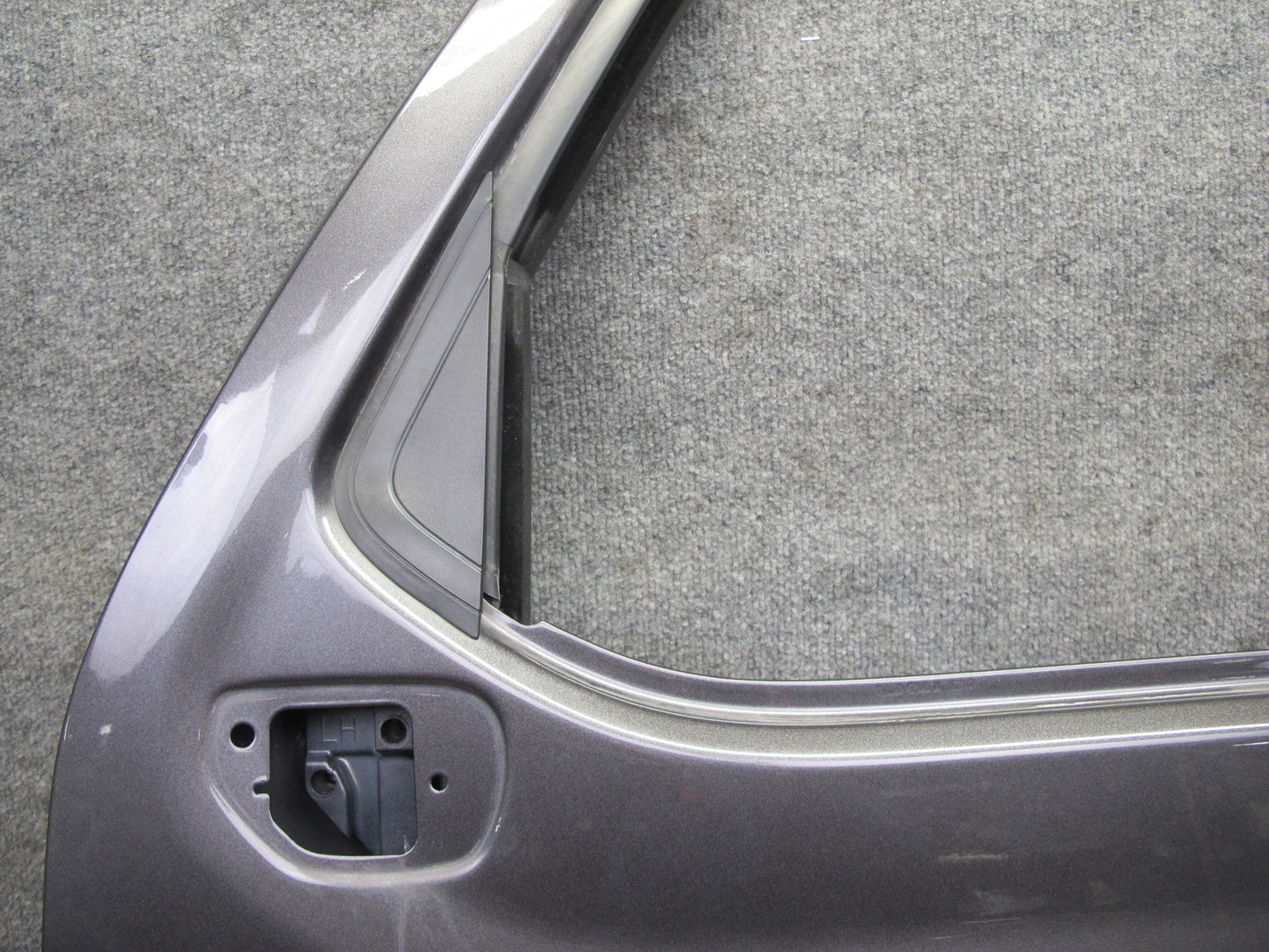 18-26 Jeep Wrangler JL 4-DOOR Front Left Door Shell Panel Granite Metallic OEM