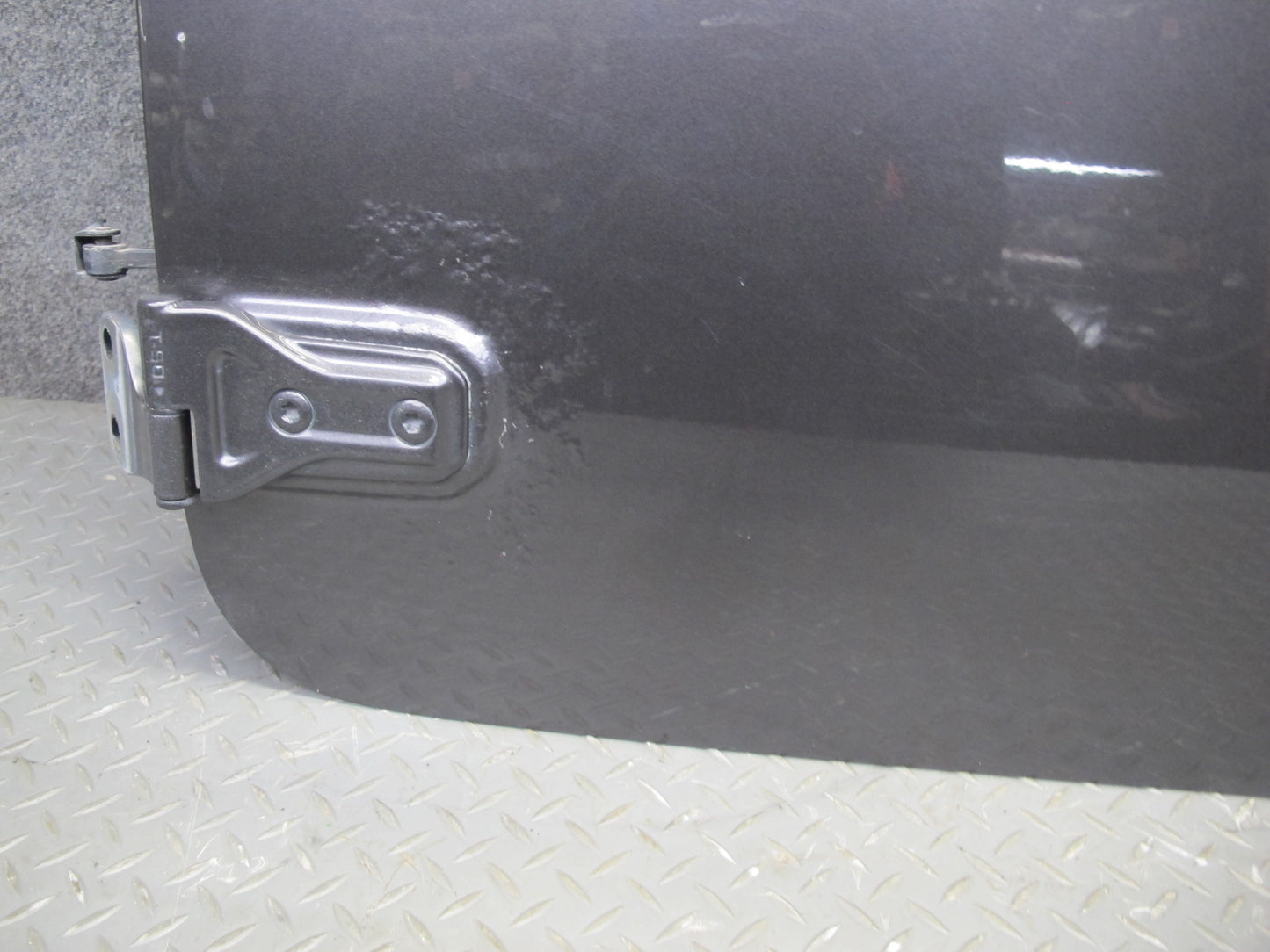 18-26 Jeep Wrangler JL 4-DOOR Front Left Door Shell Panel Granite Metallic OEM