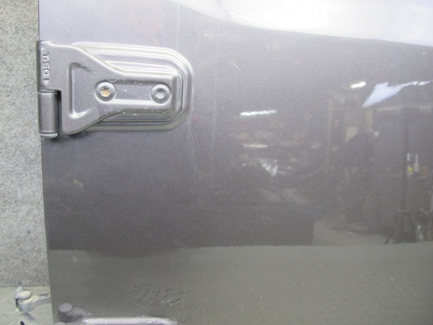 18-26 Jeep Wrangler JL 4-DOOR Front Left Door Shell Panel Granite Metallic OEM