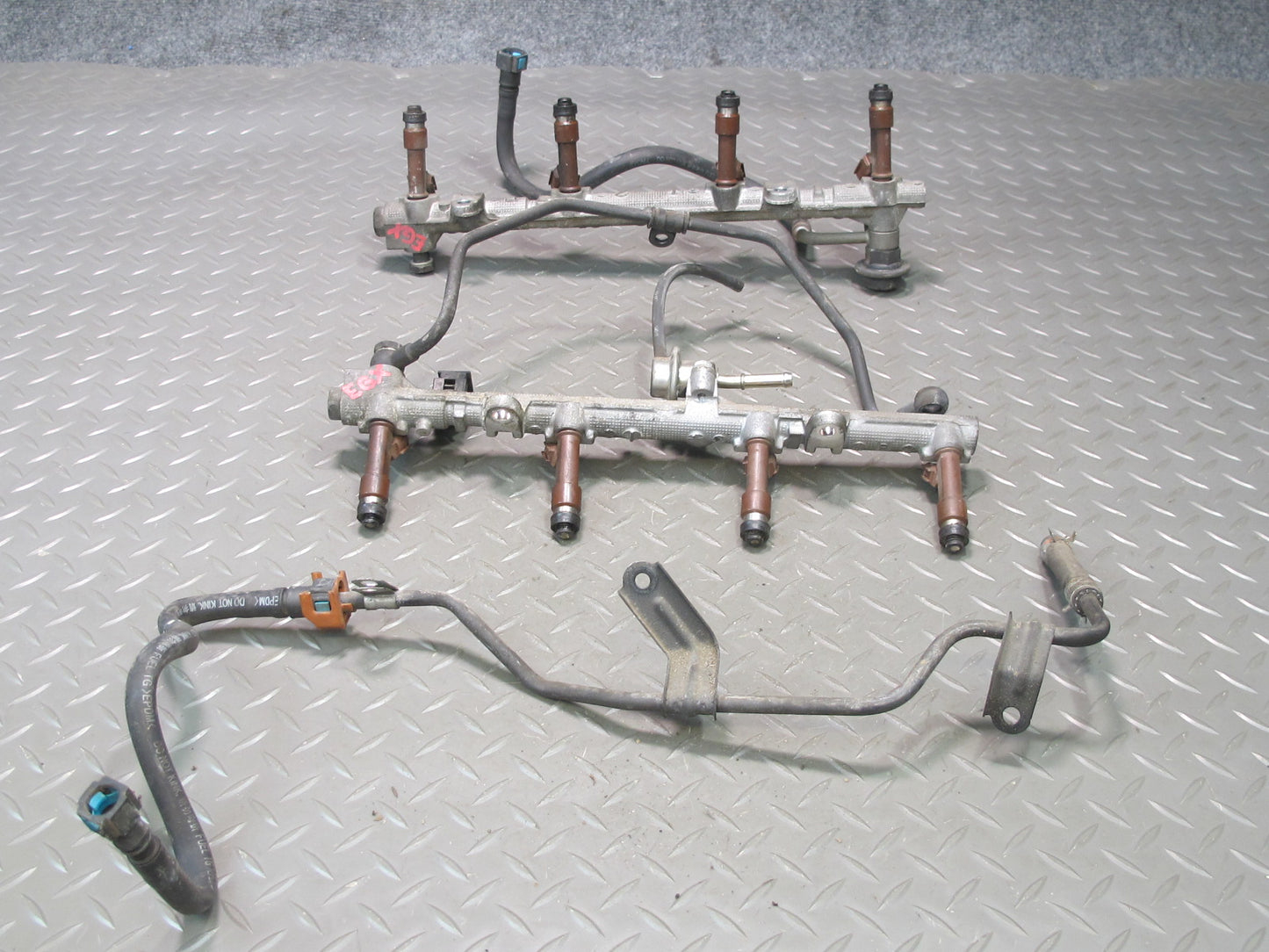 2006-2007 Lexus UZJ120L GX470 2UZFE Fuel Rail Injector Set