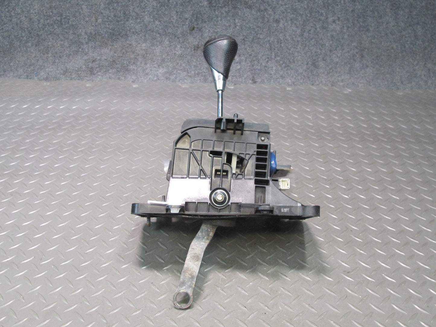 08-14 Lexus USE20L Is-f A/T Automatic Transmission Gear Shifter w Knob Assy OEM