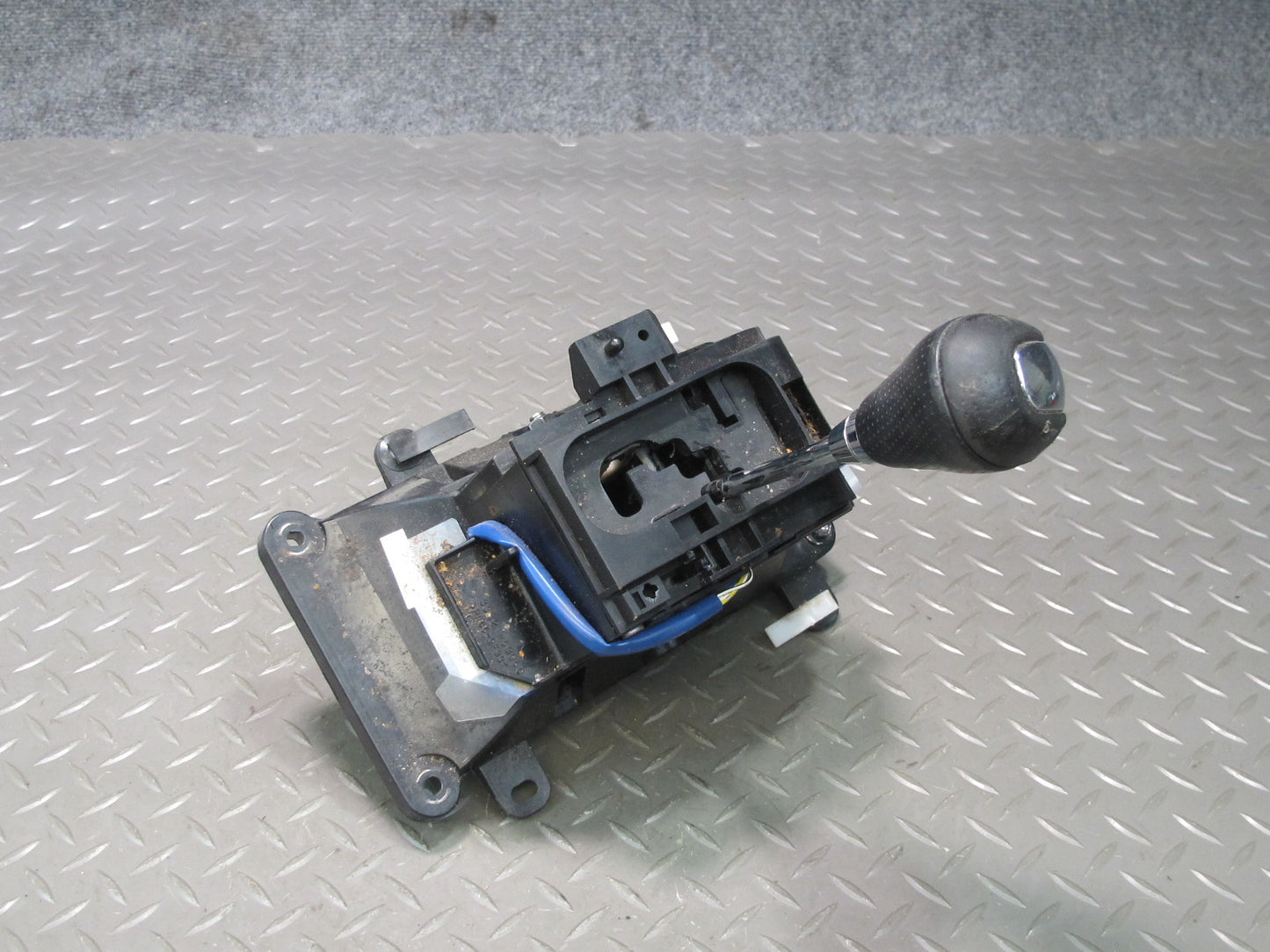 08-14 Lexus USE20L Is-f A/T Automatic Transmission Gear Shifter w Knob Assy OEM