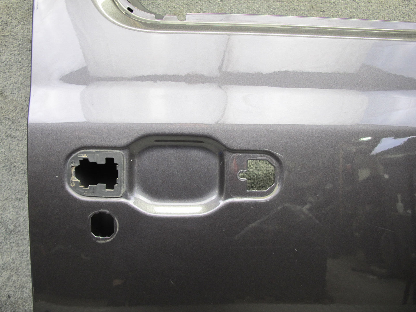 18-26 Jeep Wrangler JL 4-DOOR Front Right Door Shell Panel Granite Metallic OEM