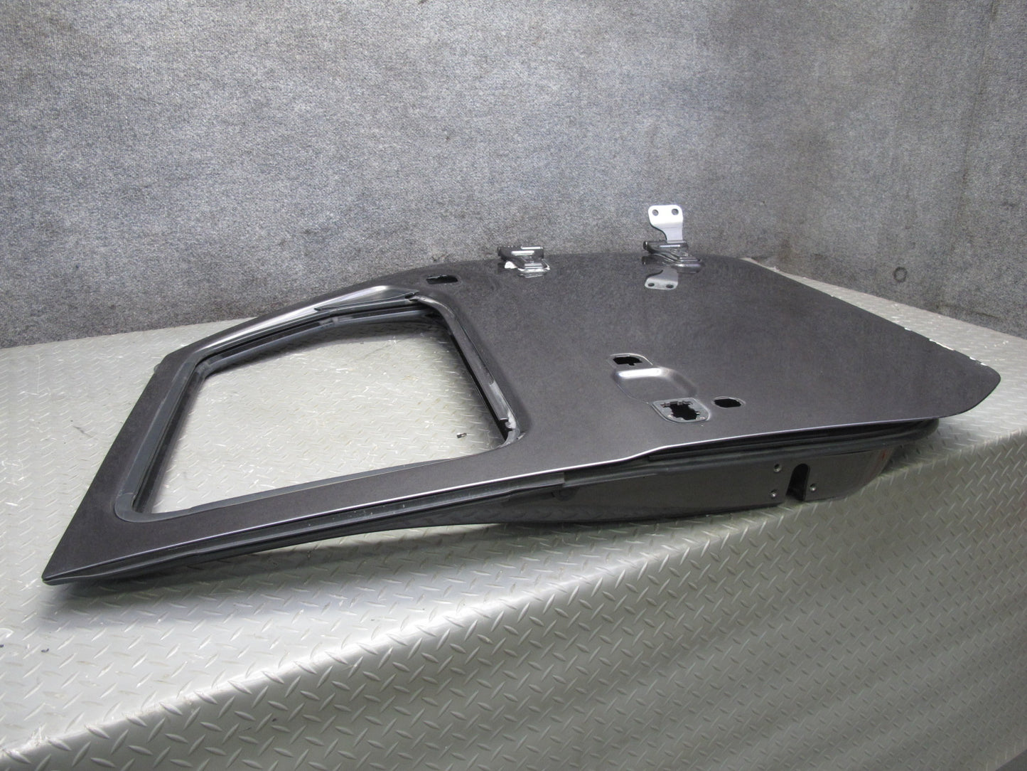 18-26 Jeep Wrangler JL 4-DOOR Front Right Door Shell Panel Granite Metallic OEM
