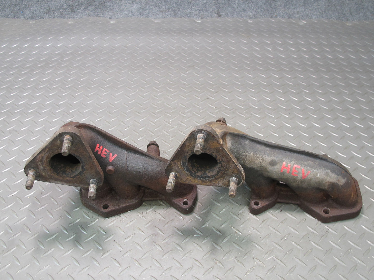 99-00 VW Eurovan T4 2.8L AES Set of 2 Engine Exhaust Manifold OEM