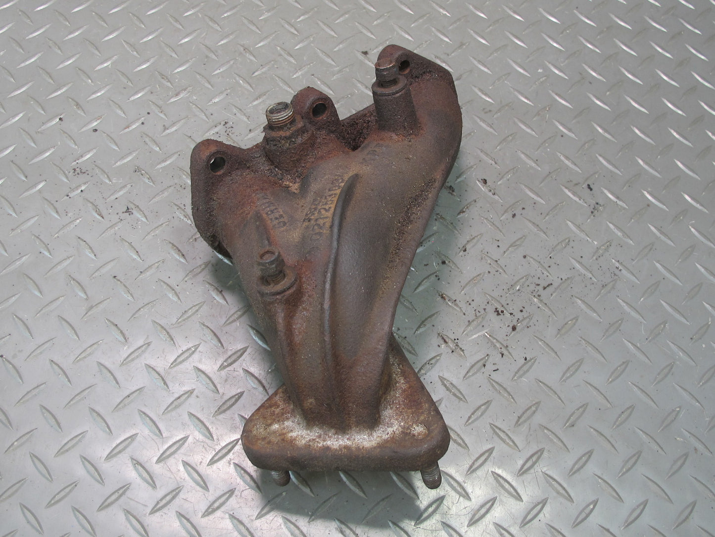 99-00 VW Eurovan T4 2.8L AES Set of 2 Engine Exhaust Manifold OEM