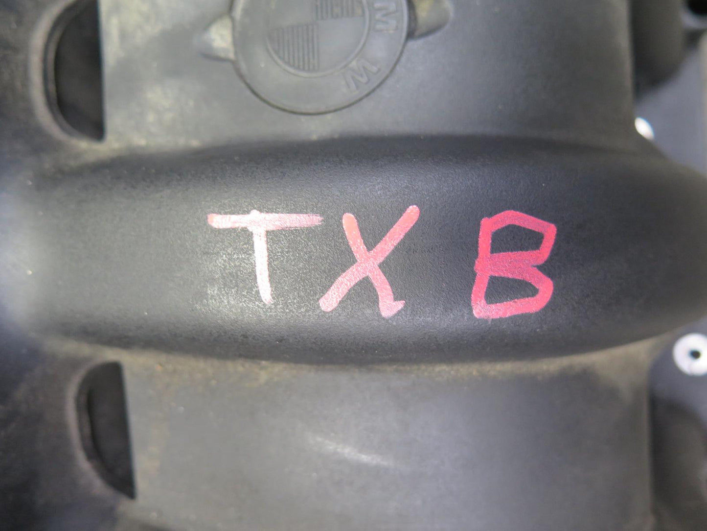 96-99 BMW E36 328iC Air Intake Manifold w Idle Control & Vent Valve 1707028 OEM