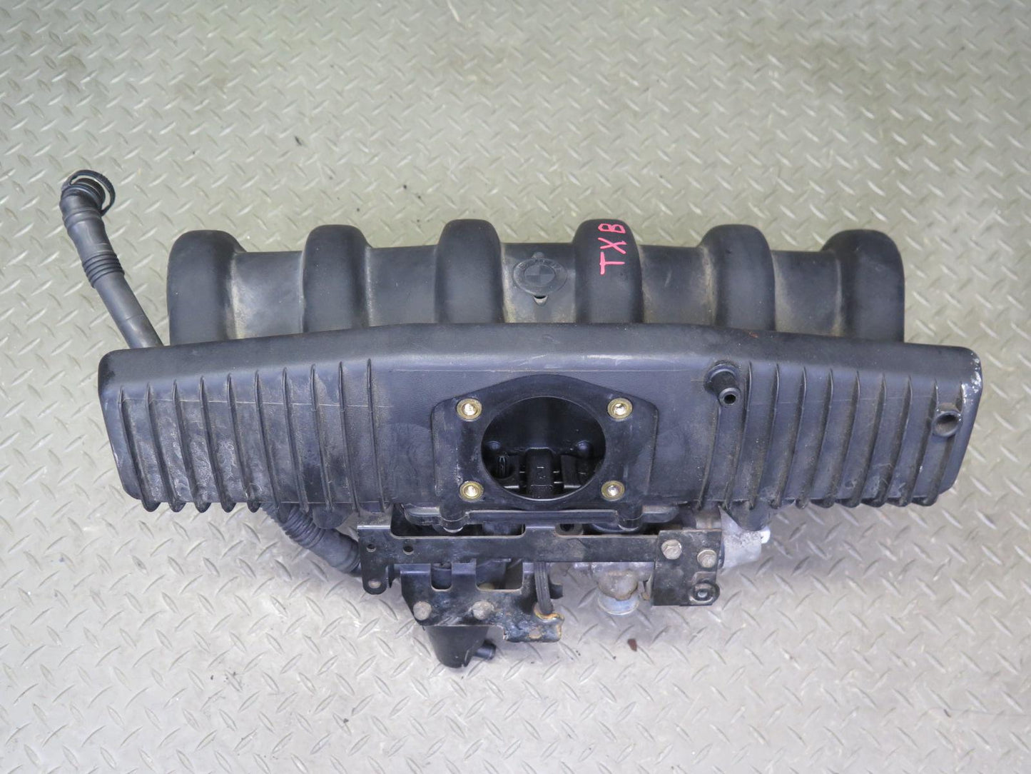96-99 BMW E36 328iC Air Intake Manifold w Idle Control & Vent Valve 1707028 OEM