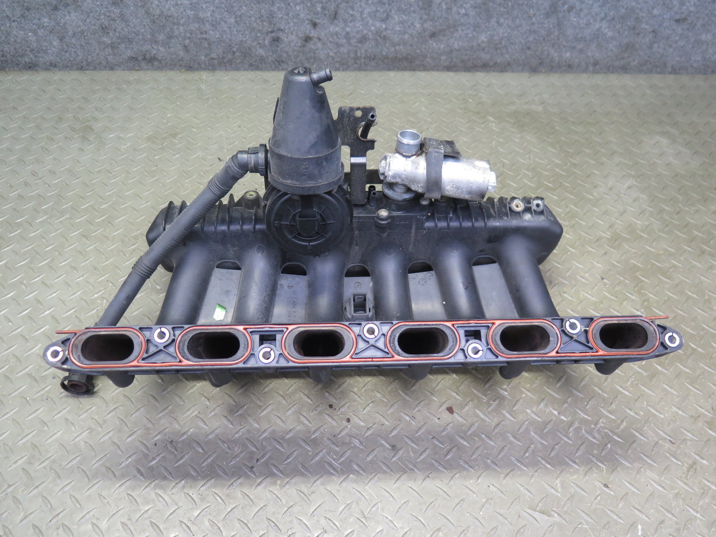 96-99 BMW E36 328iC Air Intake Manifold w Idle Control & Vent Valve 1707028 OEM