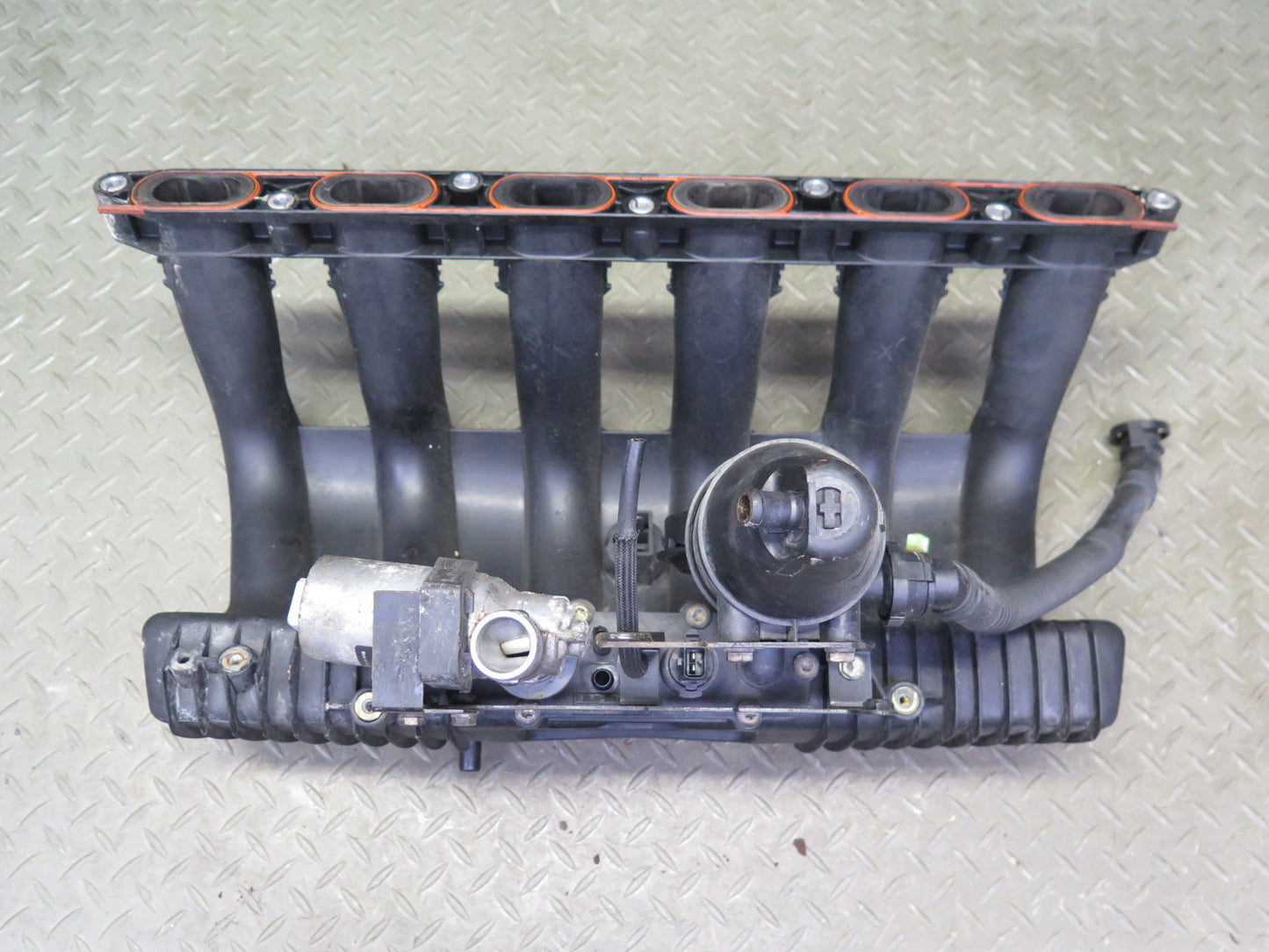 96-99 BMW E36 328iC Air Intake Manifold w Idle Control & Vent Valve 1707028 OEM