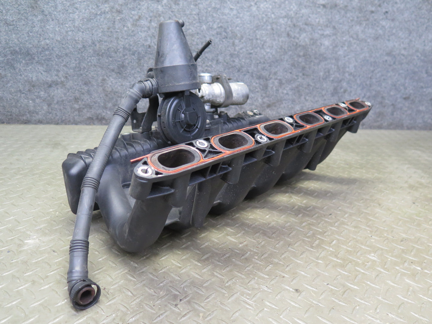 96-99 BMW E36 328iC Air Intake Manifold w Idle Control & Vent Valve 1707028 OEM