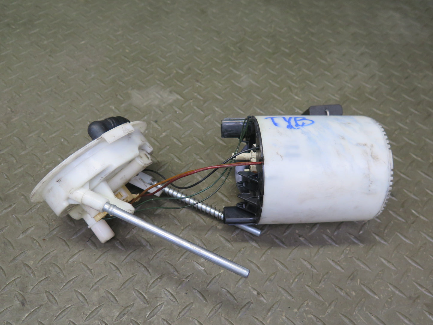 07-13 BMW E90 E92 E93 335i N55 Set of 2 Fuel Pump Level Sensor Sending Unit OEM
