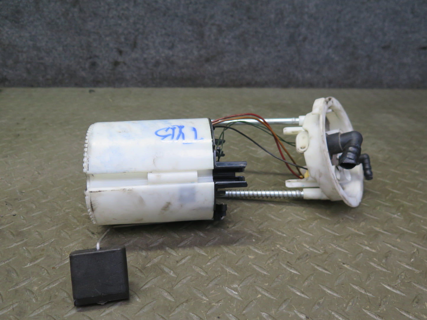 07-13 BMW E90 E92 E93 335i N55 Set of 2 Fuel Pump Level Sensor Sending Unit OEM