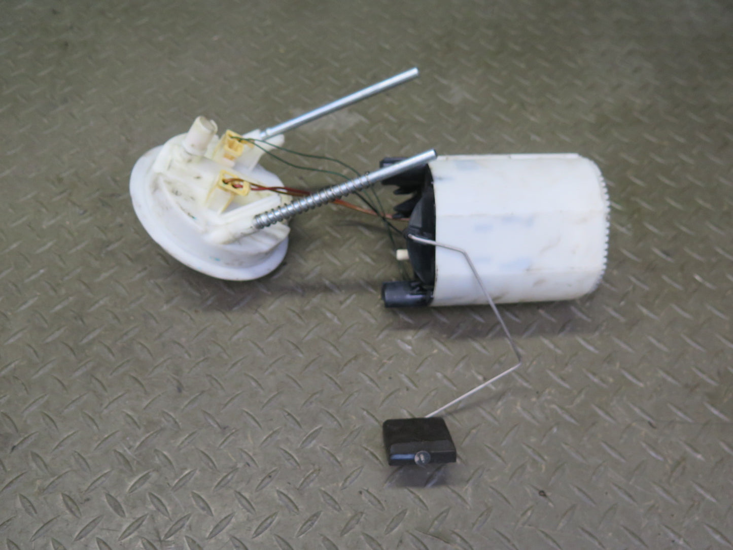 07-13 BMW E90 E92 E93 335i N55 Set of 2 Fuel Pump Level Sensor Sending Unit OEM