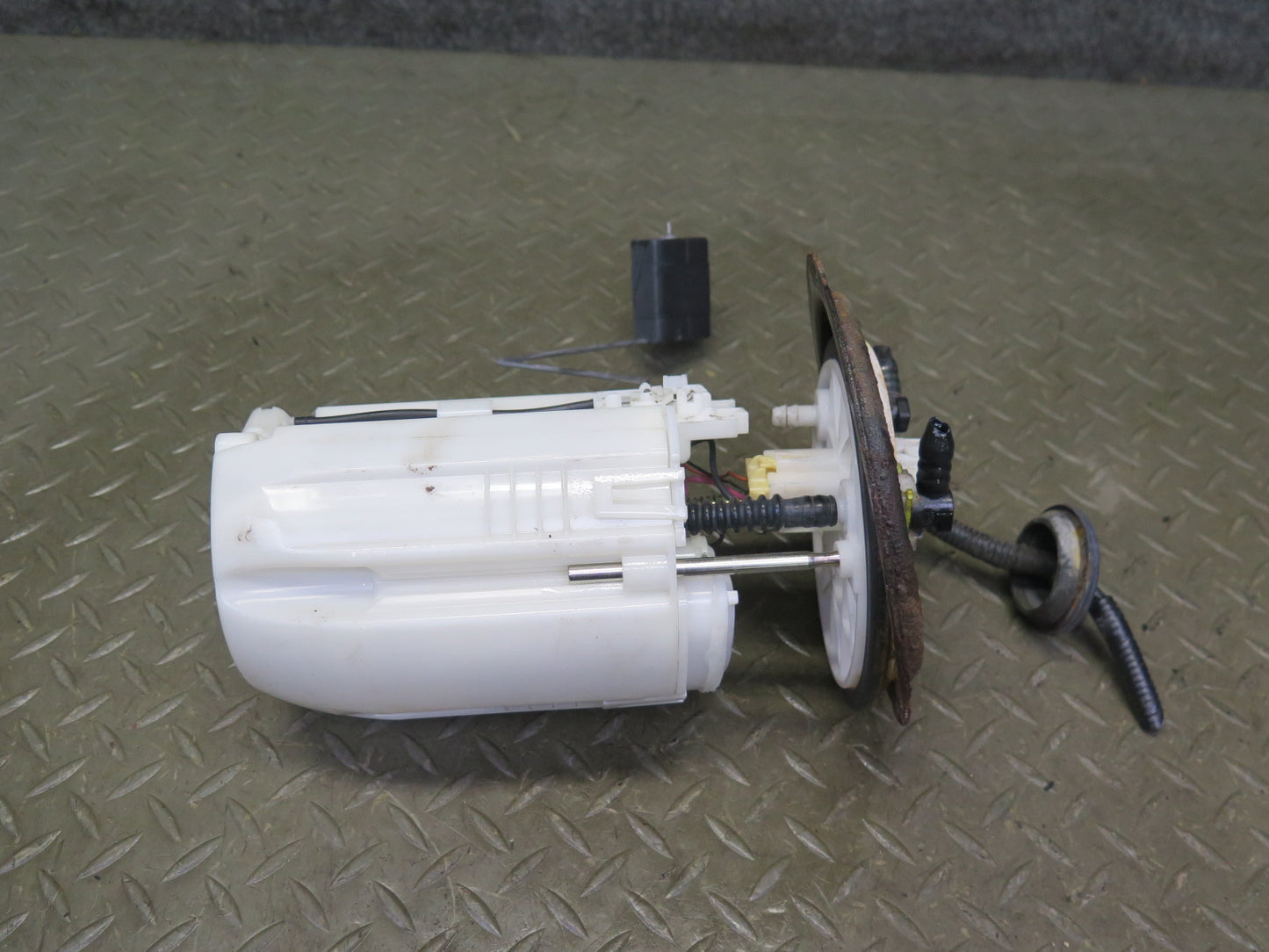 06-13 Lexus IS350 IS250 Fuel Pump Level Sensor Sending Unit Set OEM