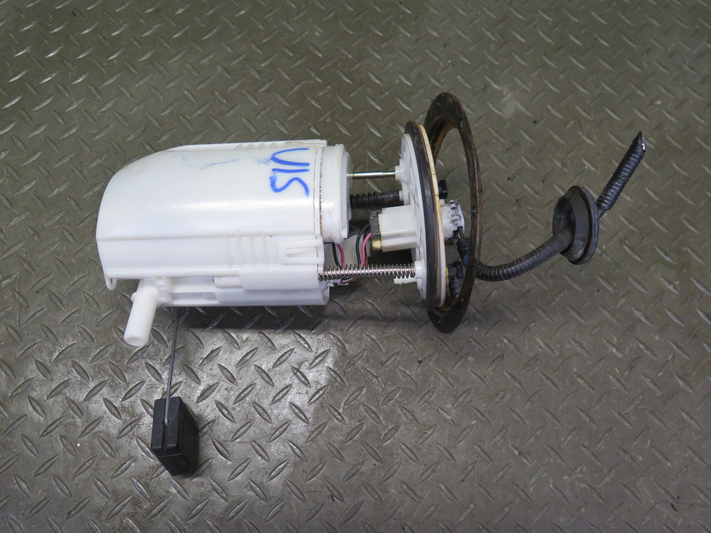 06-13 Lexus IS350 IS250 Fuel Pump Level Sensor Sending Unit Set OEM