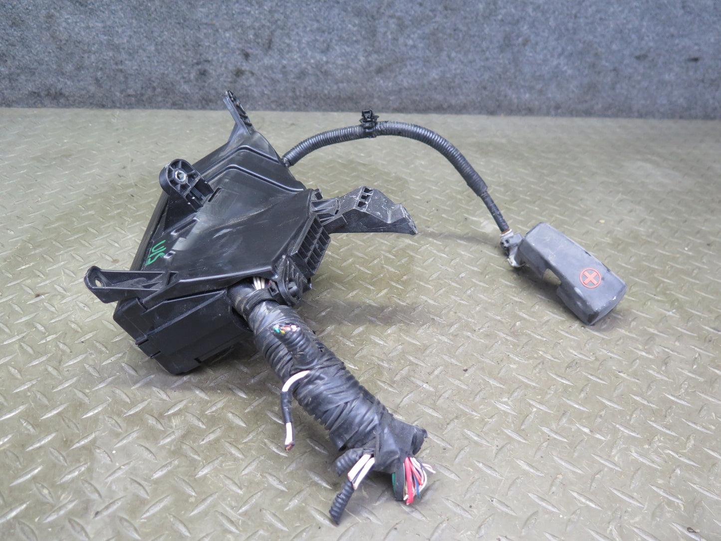 10-13 Lexus IS250 Convertible Power Distribution Fuse Box w Battery Cable OEM