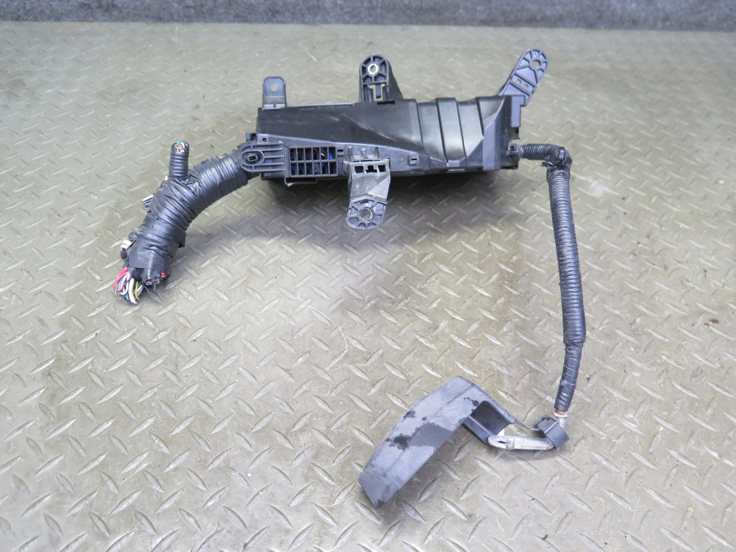 10-13 Lexus IS250 Convertible Power Distribution Fuse Box w Battery Cable OEM