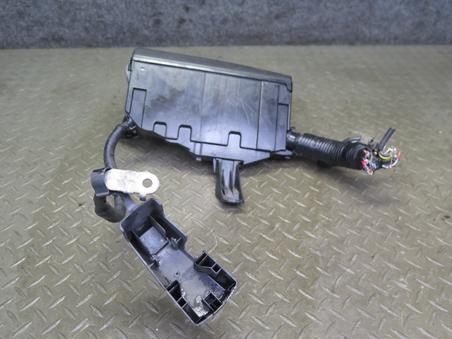10-13 Lexus IS250 Convertible Power Distribution Fuse Box w Battery Cable OEM