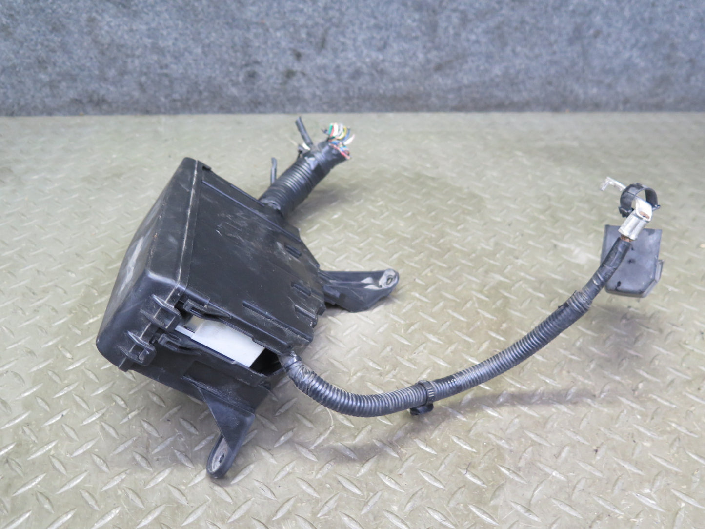 10-13 Lexus IS250 Convertible Power Distribution Fuse Box w Battery Cable OEM