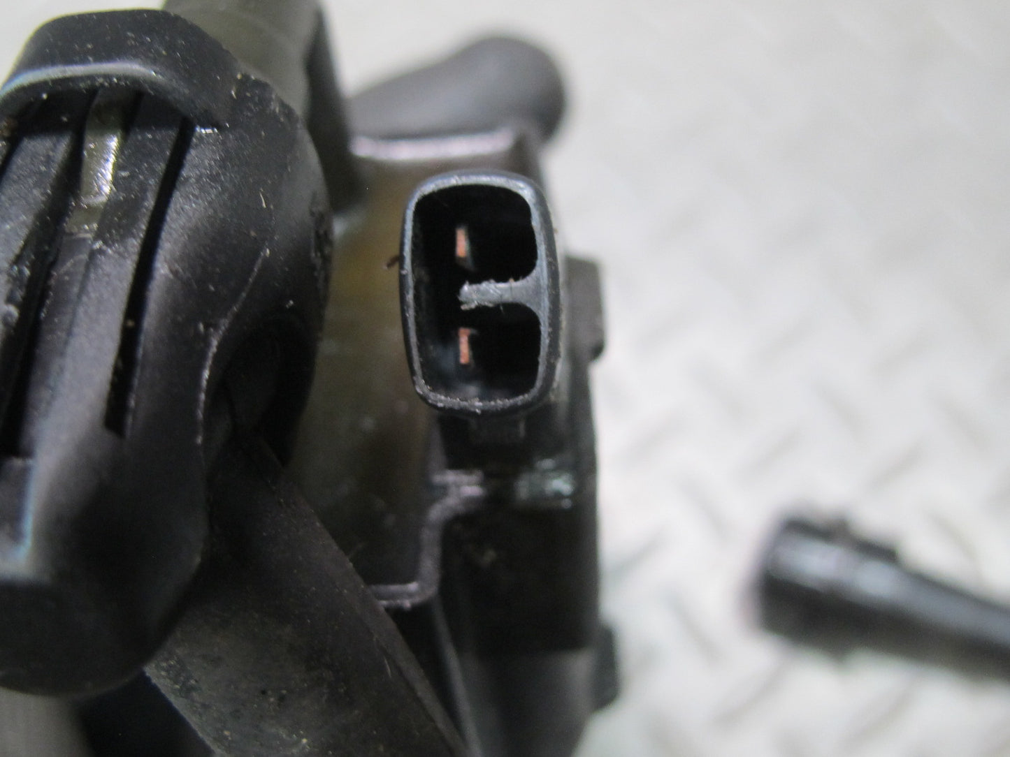 98-05 Lexus IS300 GS300 SC300 2JZGE Set of 3 Engine Ignition Coil w Cable OEM