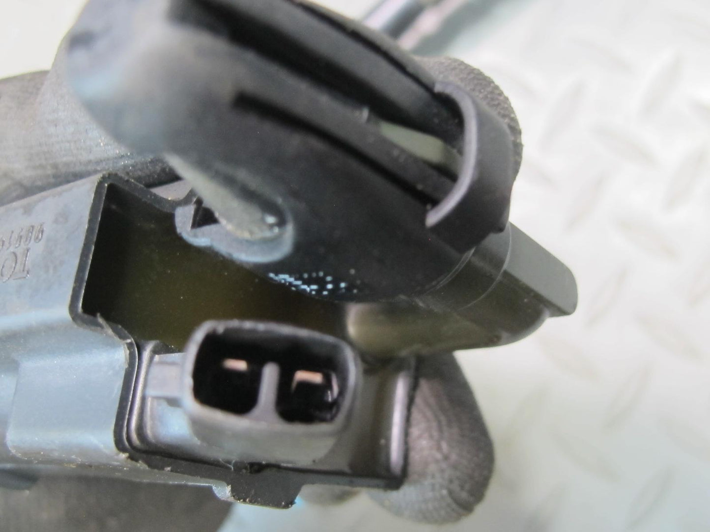 98-05 Lexus IS300 GS300 SC300 2JZGE Set of 3 Engine Ignition Coil w Cable OEM