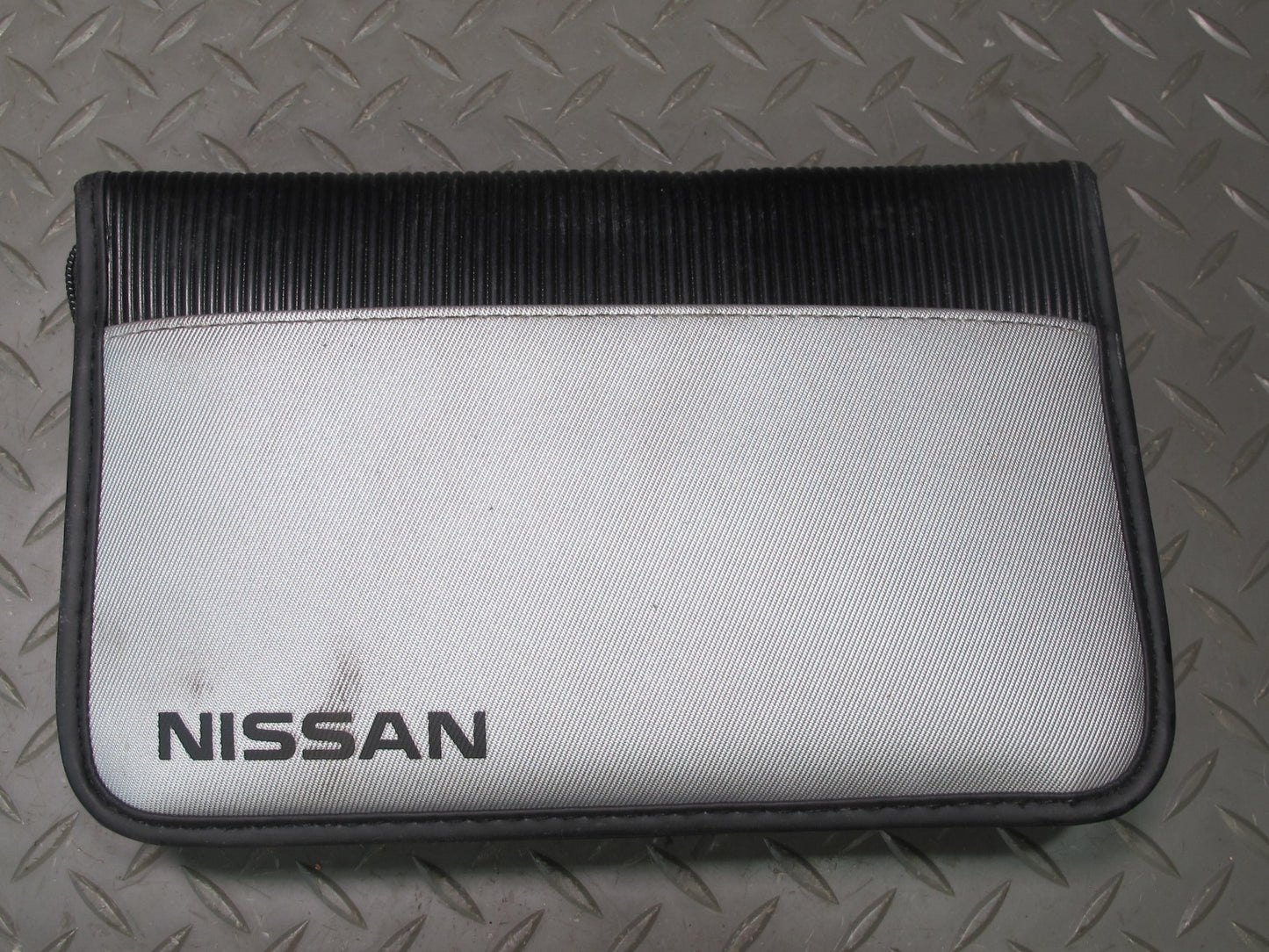 2004 Nissan Z33 350Z Convertible Owner User Guide Manual Book Set w Case OEM