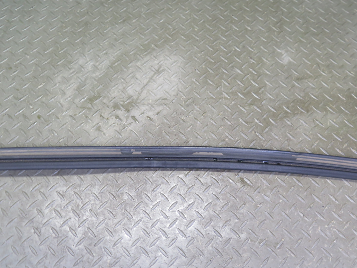 07-13 BMW E93 335i Convertible TOP Roof Center Weatherstrip Rubber Seal OEM