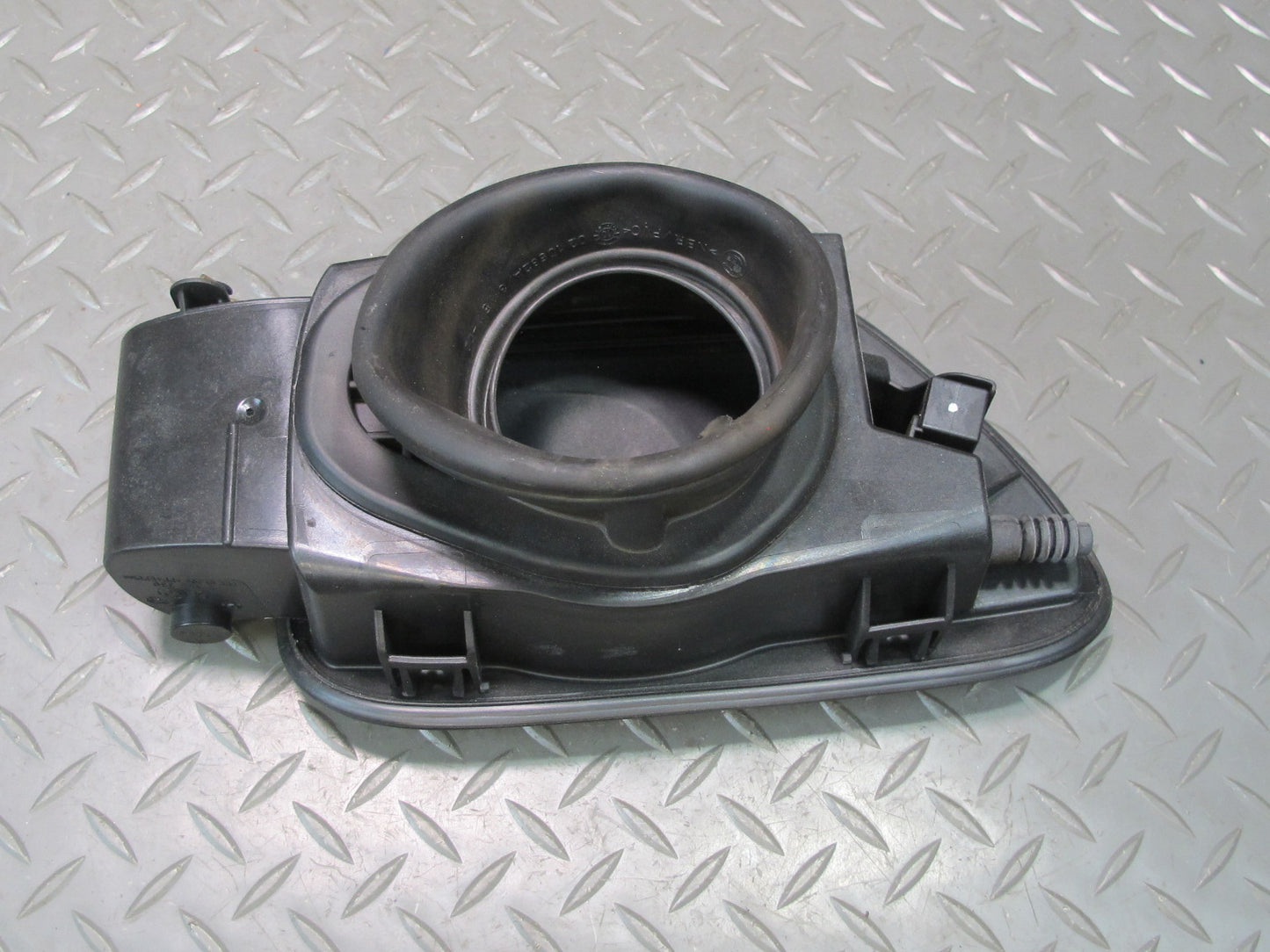 07-13 BMW E93 335i Convertible Fuel Filler Door Lid Cover w Housing 7144330 OEM