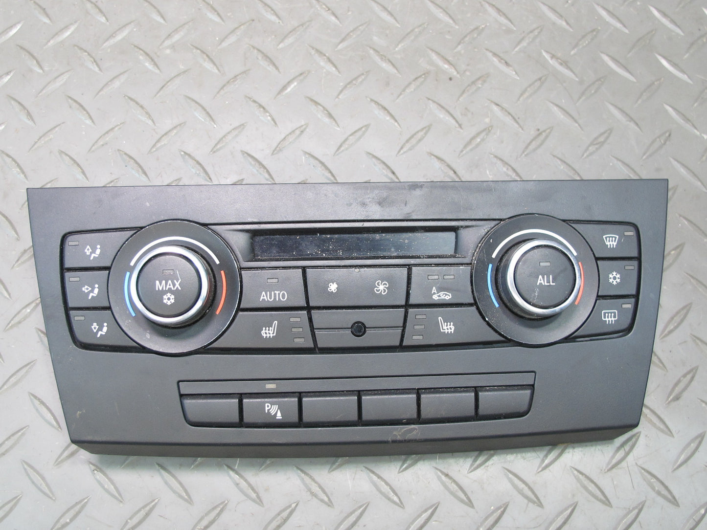 07-13 BMW E92 E93 335i A/C Heater Climate Control Switch Panel 9242411 OEM