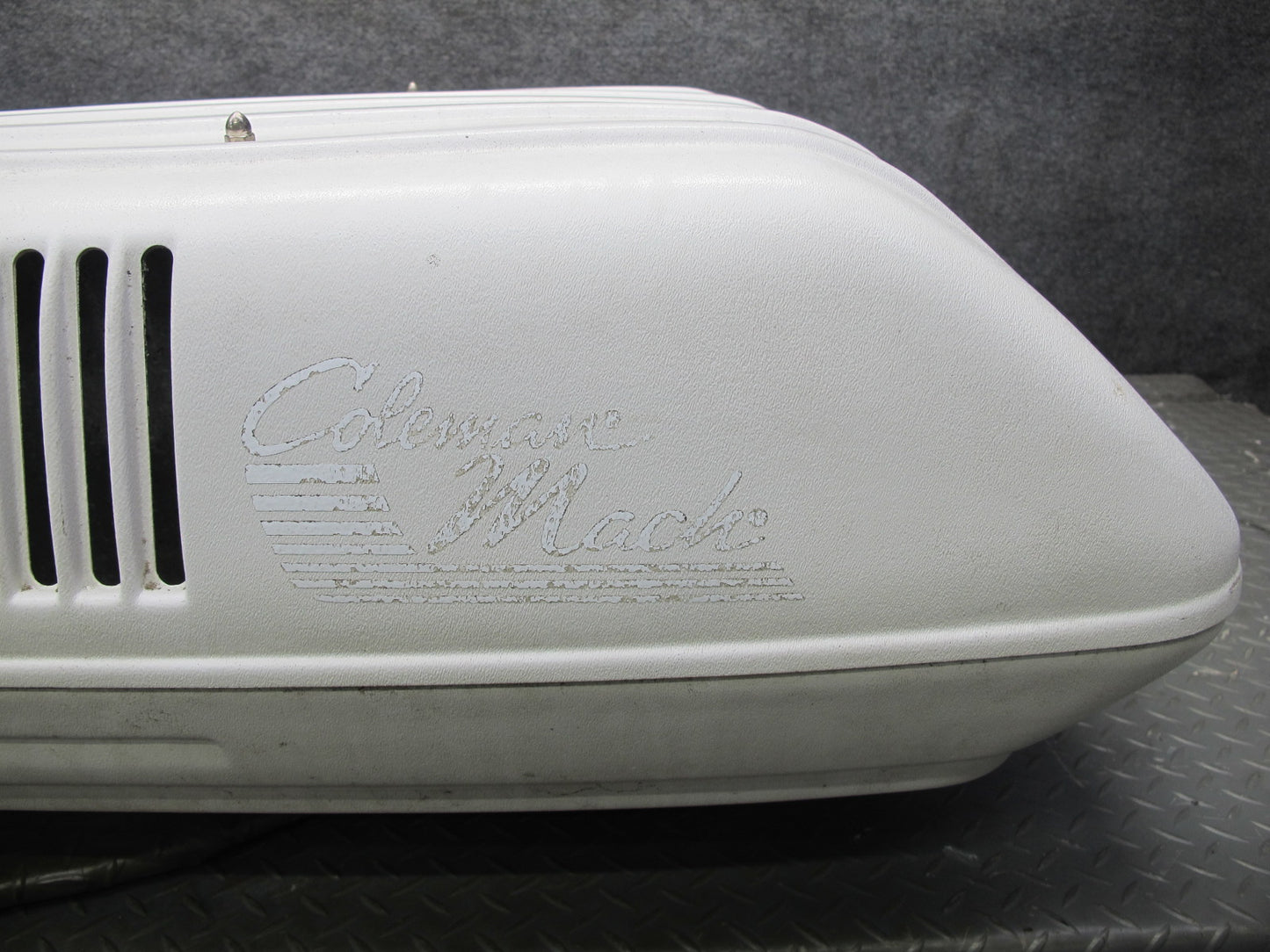 02-03 VW Eurovan T4 Winnebago Vista Coleman Mach Upper Roof Mount Air Condition